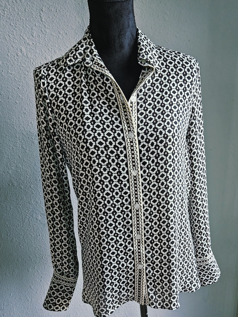 Max Studio Black and White Patterned Button-Up Shirt